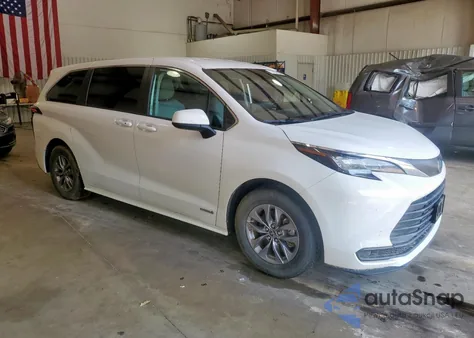 2021 Toyota Sienna Le from USA, damaged, VIN 5TDKRKEC6MS042754